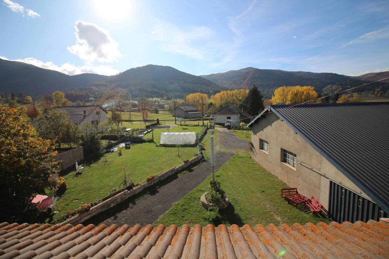 Bed and Breakfast la Chaumine aux étoiles à Camurac Extérieur photo